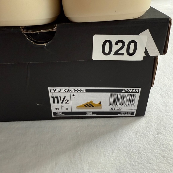 Adidas Men's Yellow and Blue Barreda Sneakers - Size 11.5 - Picture 3 of 7